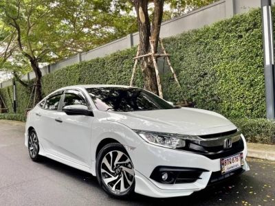Honda civic fc 1.8 EL ปี 2017 สีขาว